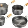 CAMPZ Aluminium Madlavningss&aelig;t Med Bambush&aring;ndtag, Gr&aring;/brun -Campingtøj Butik campz aluminium cooking set with bamboo handles grey brown 18