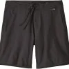 Patagonia Wavefarer Hybrid Walk Shorts 18" Men, Gr&oslash;n -Campingtøj Butik patagonia wavefarer hybrid walk shorts 18 men ink black 4 1