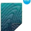 Rumpl Original Puffy Printed T&aelig;ppe 1 Personer Unge, Farverig -Campingtøj Butik rumpl original puffy printed blanket 1 person kids junior cascade fade 3